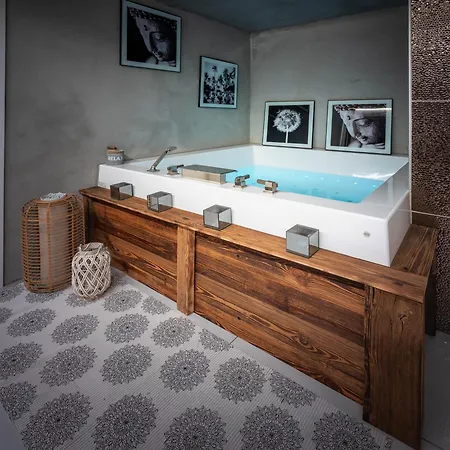 Chalet Moekki, Bain Nordique, Balneo Et Sauna *